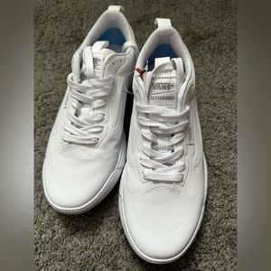 NWT! Vans Ultrarange/Ultracush Tennis Shoes
